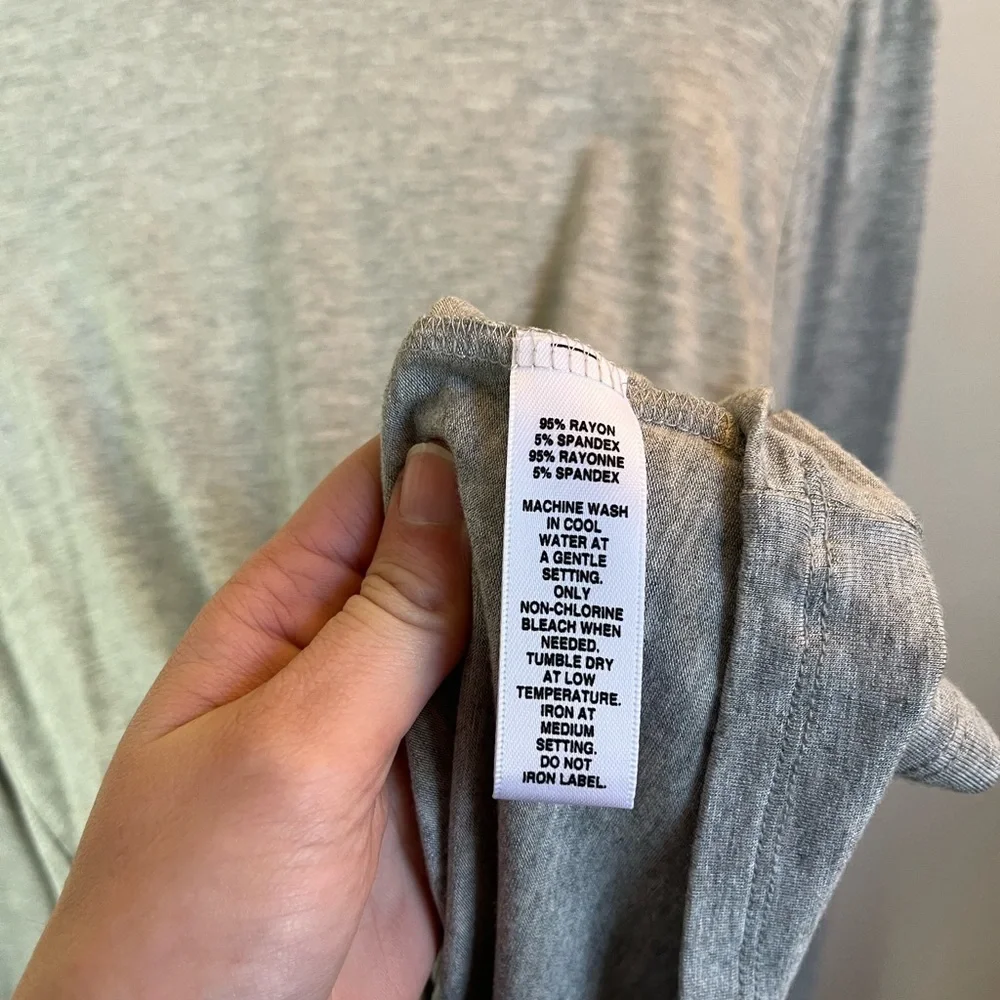 SAKS FIFTH AVENUE WOMENS GREY LONG SLEEVE TEE XL - Picture 3 of 3